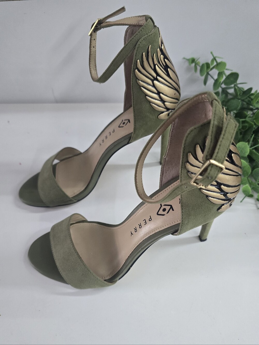 KATY PERRY:: Green Suede Gold Accent Heels